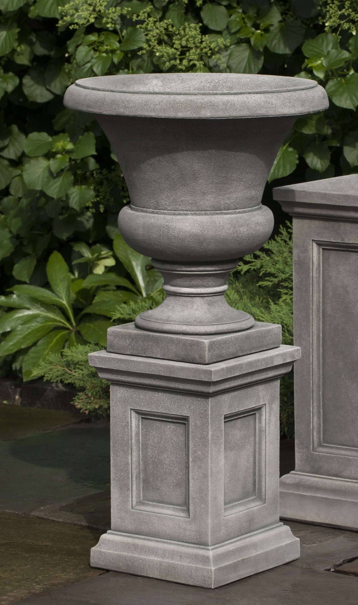 Travertine Urn with Pedestal Z948113