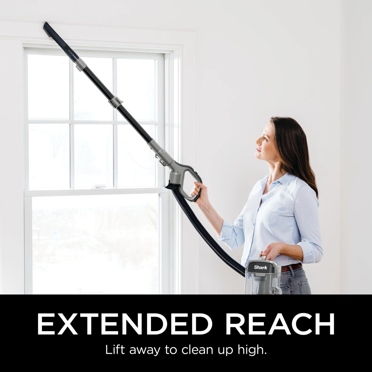 Upright Vacuum with Self-Cleaning Brushroll H9205