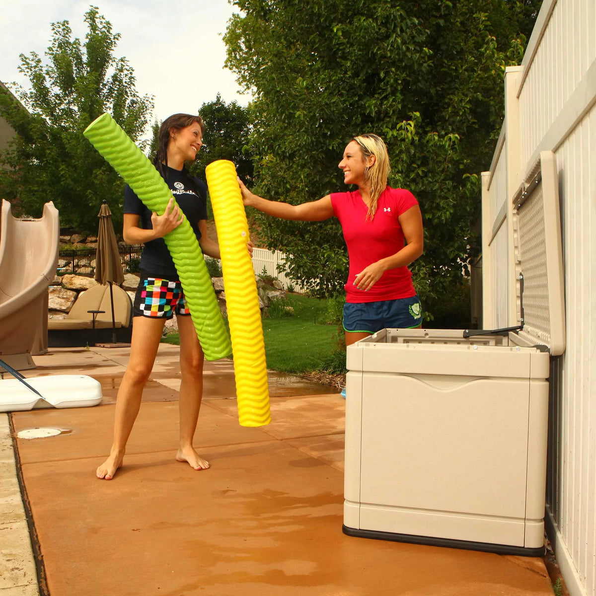 80 Gallon Beige Plastic Deck Box X345