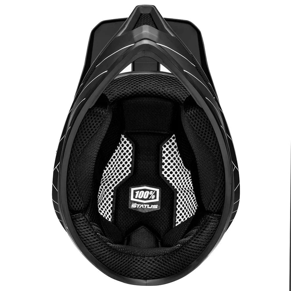 Youth Race Helmet Black F92600