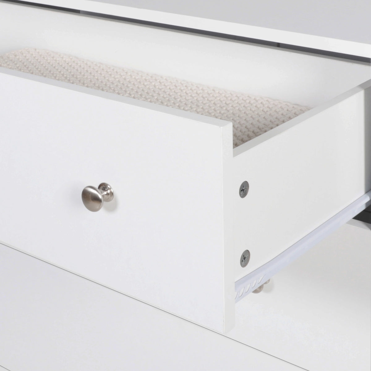 White 5 Drawer Dresser C5602