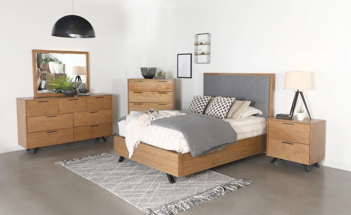 Queen Bedroom Set Light Honey Brown and Grey X739182
